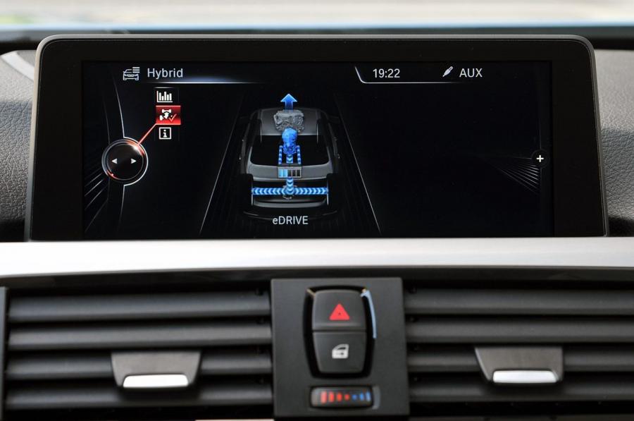  BMW ActiveHybrid 3 2013 года  (фото 15 из 43)